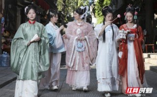 汉服穿搭布景图片女生，汉服穿搭布景图片女生可爱