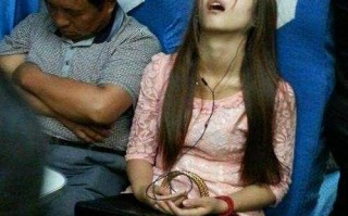 阿婆恶搞火车视频，阿婆恶搞火车视频大全