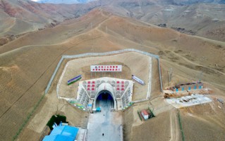 乌鞘岭隧道文案沙雕，乌鞘岭隧道的意义