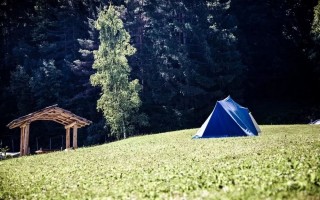 森林露营游玩攻略，森林露营游玩攻略大全