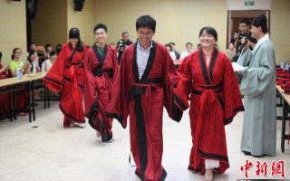 学士服穿搭汉服男生，学士服穿搭汉服男生图片