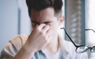 眼镜框不正会怎么样，眼镜框不正会怎么样图片